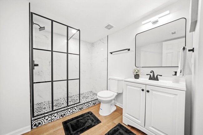 Building Photo - 1668 Hidden Valley Dr