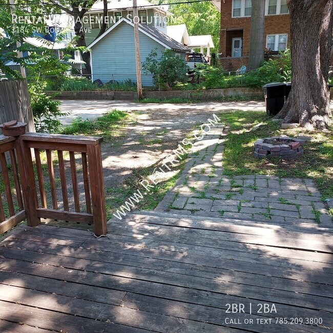 Building Photo - 1184 SW Boswell Ave