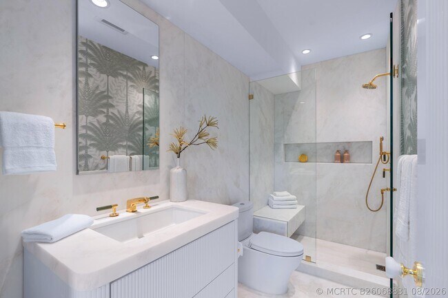 Building Photo - 255 Royal Poinciana Way