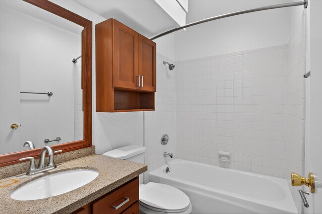 Building Photo - 1050 Ramon Rd