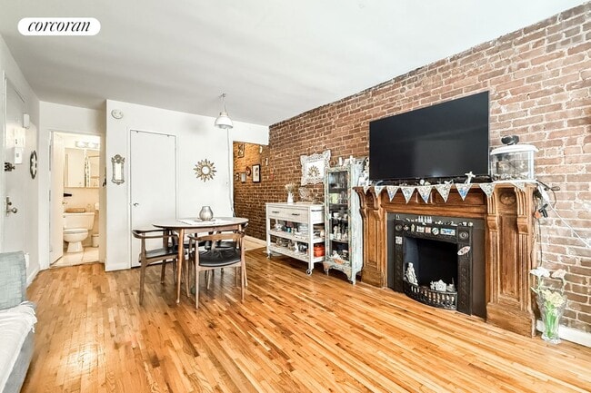 Primary Photo - 127 W 81st St