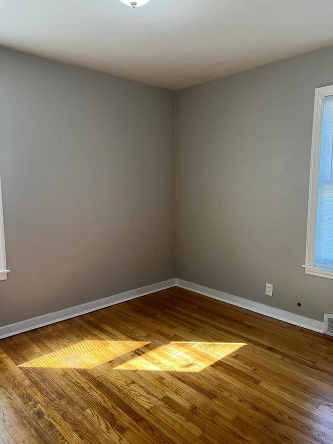 Building Photo - 438-155 155th St