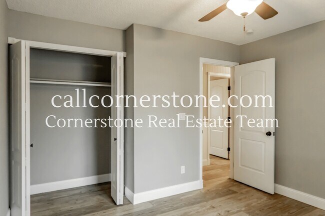 Building Photo - 2525 Nadine Dr