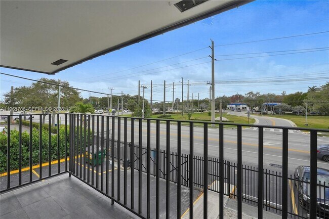 Building Photo - 5980 SW 40th Ave