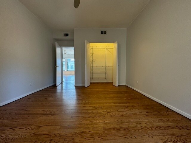 Building Photo - 1714 W Montrose Ave