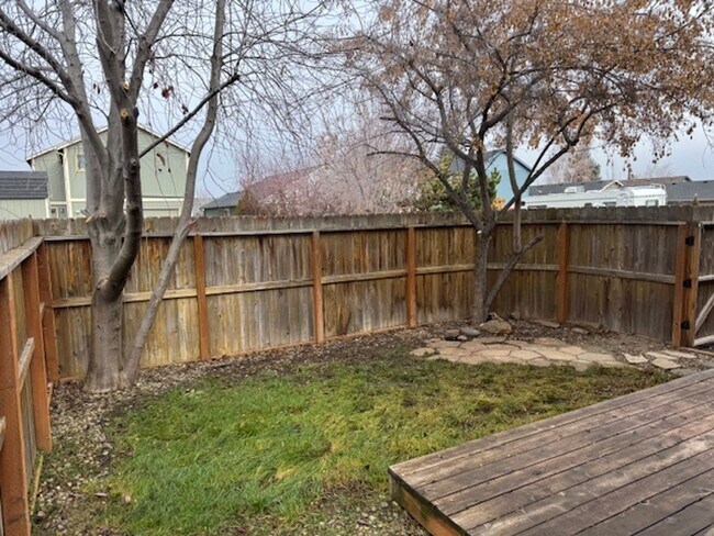 Building Photo - Custom 3-Bedroom with Fenced Yard in heart of Sisters!