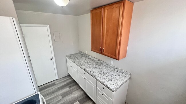 Building Photo - "Second Month of Rent FREE" Charming 2 Bed...