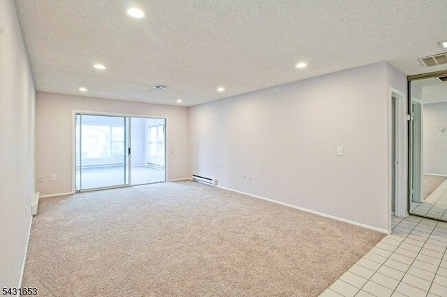 Building Photo - 332C Quinton Dr