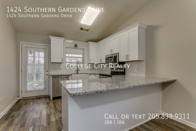 Building Photo - 1424 Southern Gardens Dr