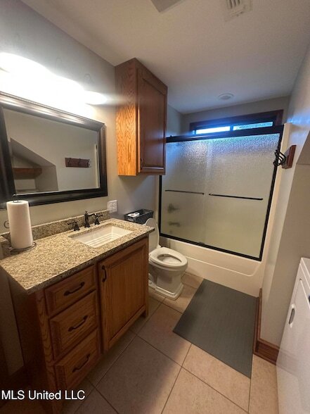 Building Photo - 10325 Clearwater Rd