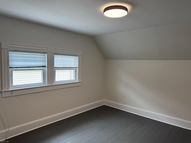 Building Photo - 52 Riggs Pl