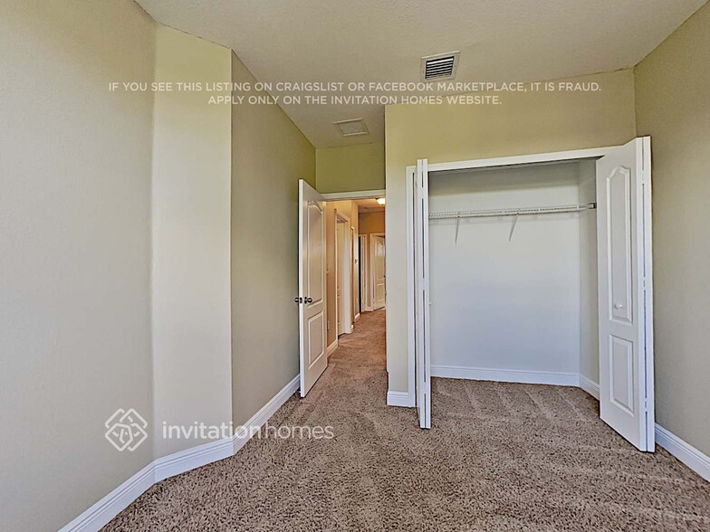 Building Photo - 3830 SW 69th Ave