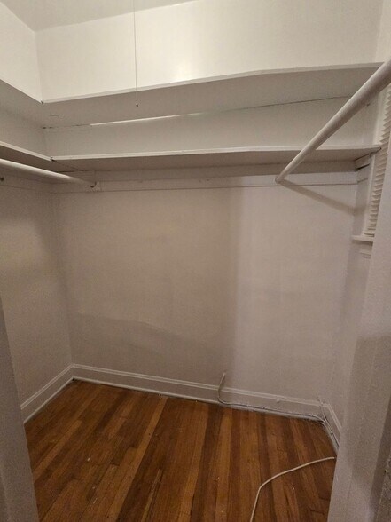 Building Photo - 8031 S Rhodes Ave