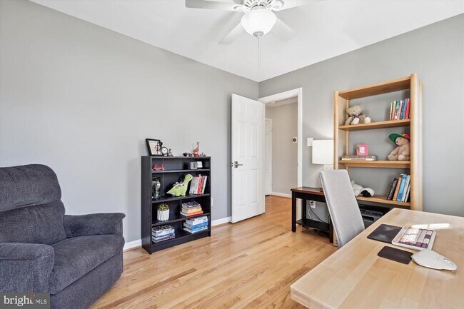 Building Photo - 5213 Rayland Dr