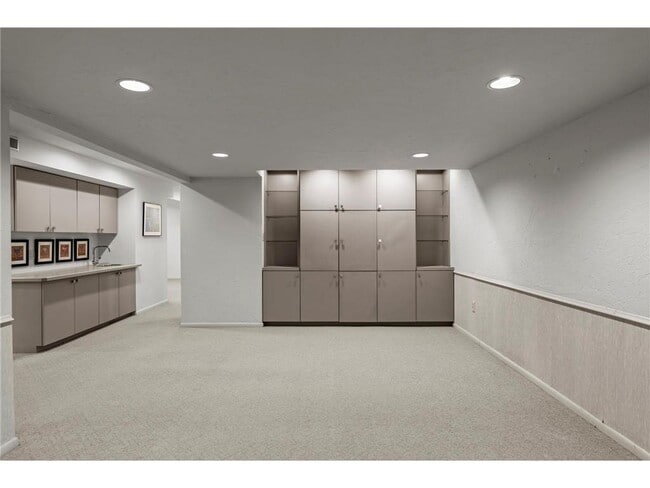 Building Photo - 14641 Crestview Ln