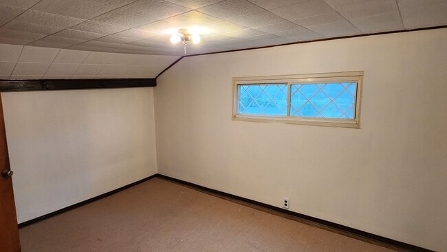 Building Photo - Four bedroom house available now  in Bradford PA! Home has been recently remodeled and is ready t...