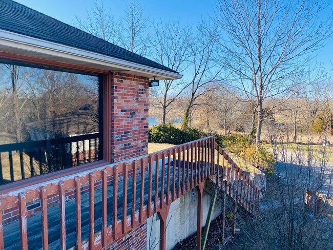 Building Photo - 41 E Hinton Rd