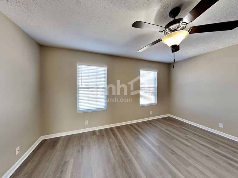 Building Photo - 4861 Nina Marie Ave