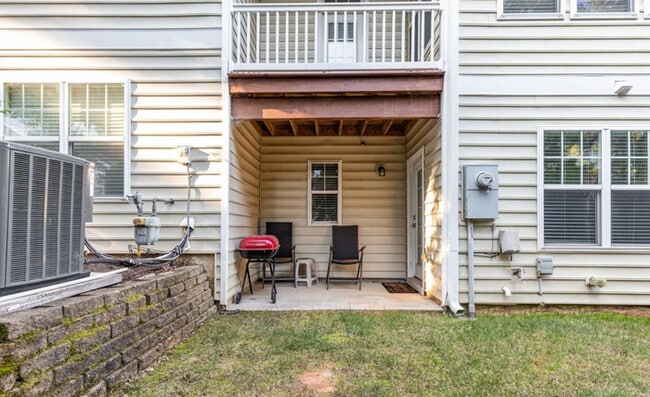 Building Photo - Beautiful 3 Story Townhome! Ready to Rent Now