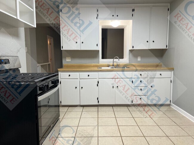 Building Photo - Home Sweet Home