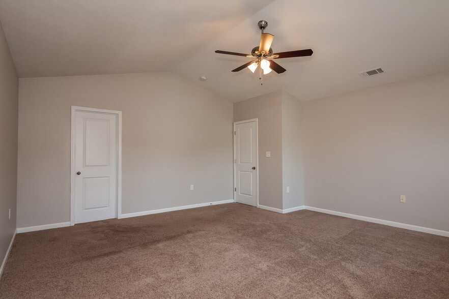 Building Photo - 3703 Alexander Forest Dr