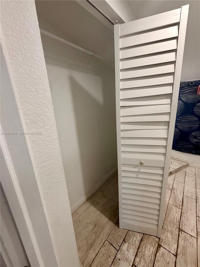 Building Photo - 236 SW 10th Ave