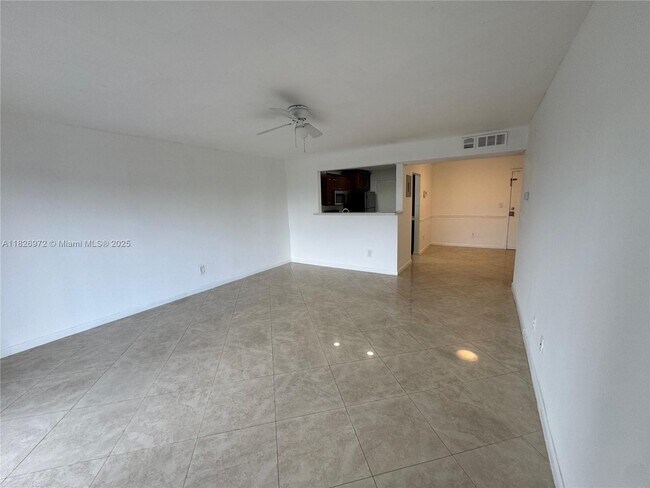 Building Photo - 4848 NW 24th Ct