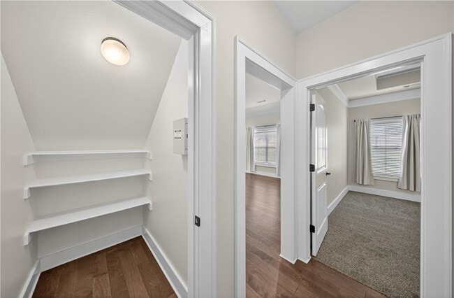 Building Photo - 1221 Chancery Ln