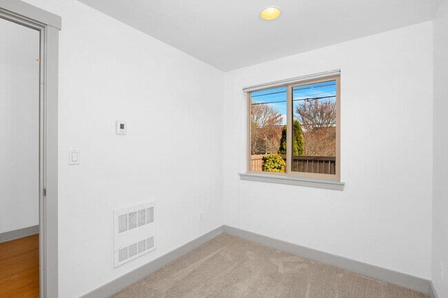 Building Photo - 3901 Whitman Ave N