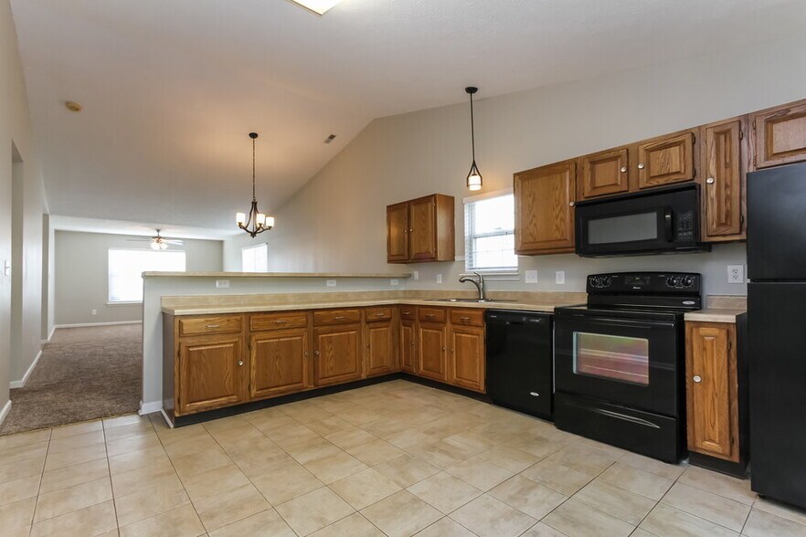 Building Photo - 1555 Sanner Dr