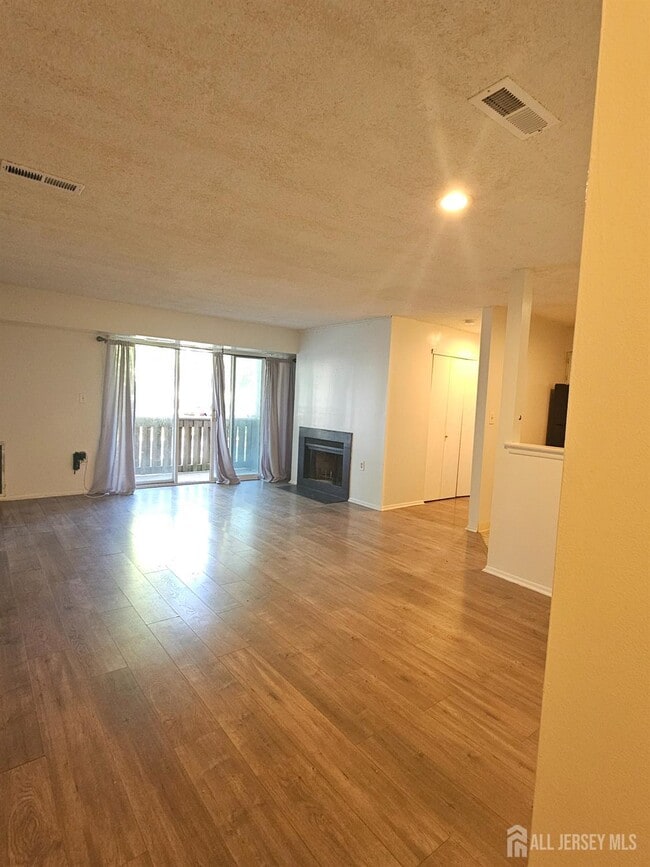 Building Photo - 2307 Aspen Dr