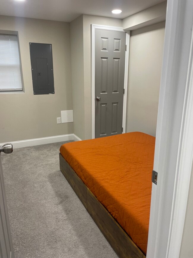 Building Photo - 2711 Ashland Ave