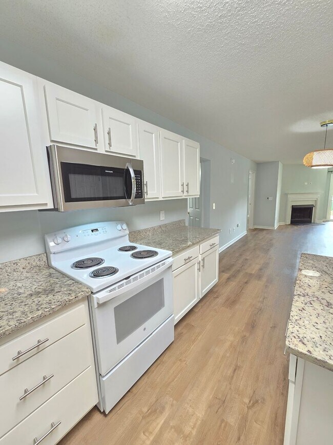 Building Photo - LAKESIDE VILLAGE - minutes to Wrightsville...