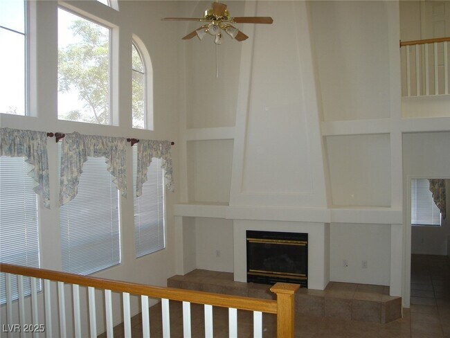 Building Photo - 2400 Indian Pony Ct