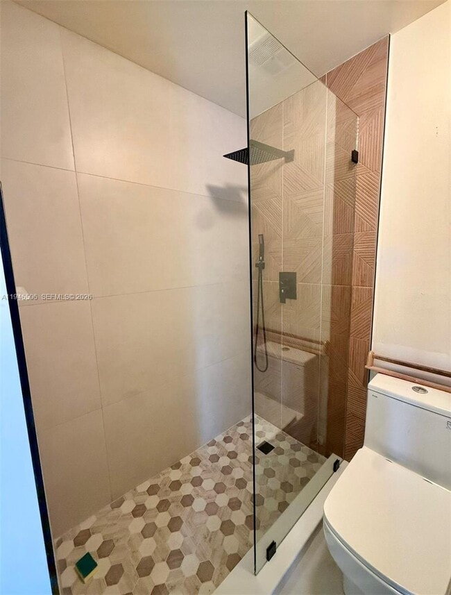 Building Photo - 14293 Kendale Lakes Cir