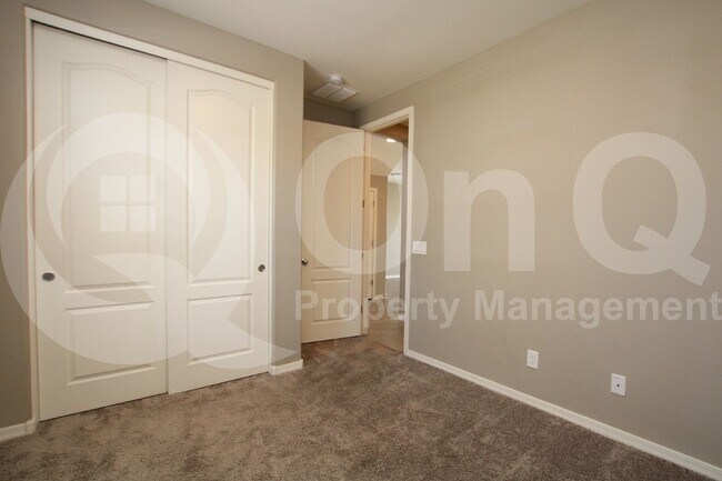 Building Photo - 17120 N 9th Pl