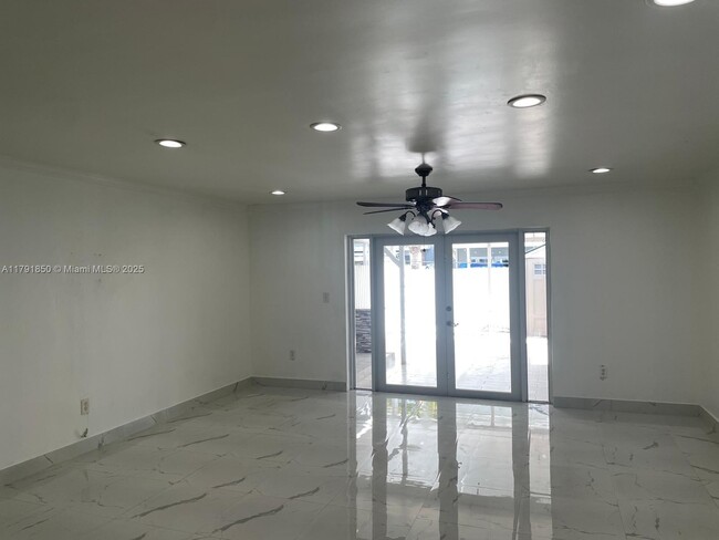 Building Photo - 1840 W 73rd Pl