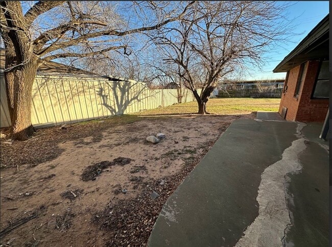 Building Photo - Beautiful 4-Bedroom Home Available!