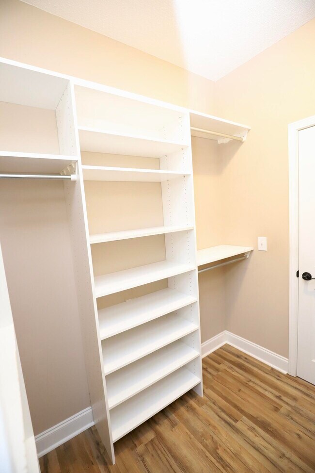 Building Photo - 1855 Beachforest Way