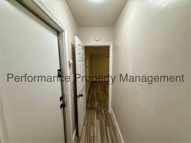 Building Photo - Gorgeous 3 Bed/3 Bath E Bakersfield Home w/ RBP & $0 Deposit Option