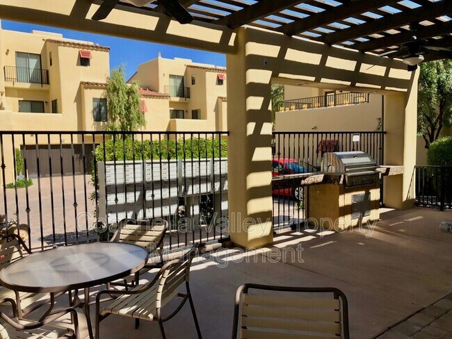 Building Photo - 233 Villorrio Dr E