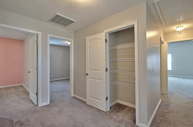 Building Photo - 1429 Evergreen Trl