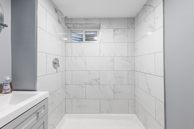 Building Photo - 7055 W 63rd St