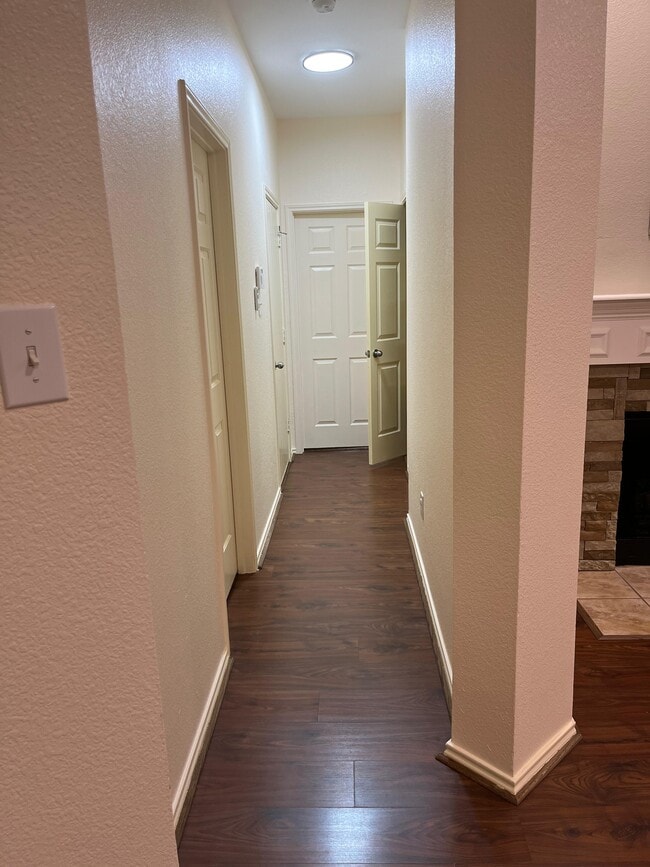 Building Photo - 615 Denali Dr