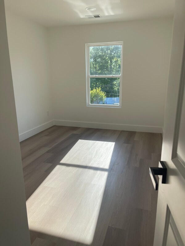 Building Photo - 44 Beverly Hills Dr