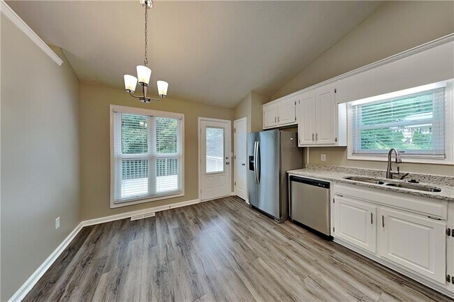 Building Photo - 629 Glendale Forest Dr