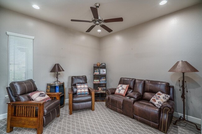 Building Photo - 18215 W Desert Sage Dr