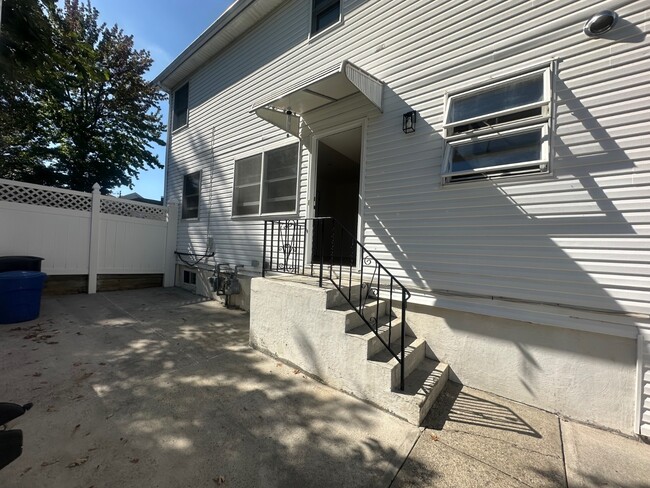 Building Photo - 66 Whitman Ave