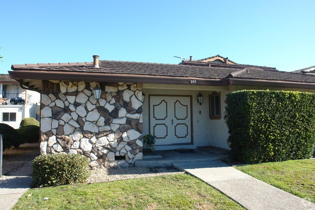 Primary Photo - 255 Washington St