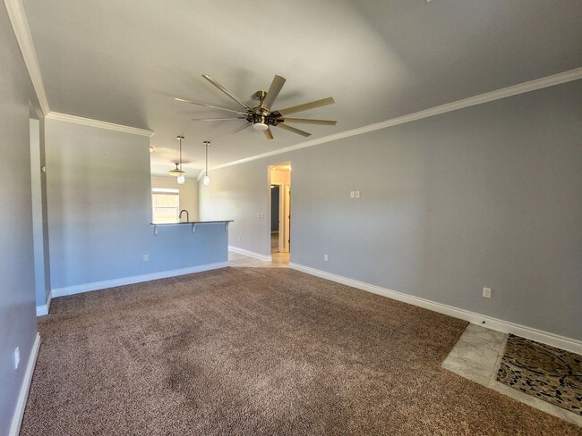 Building Photo - 3 bed, 2 bath home in Shawnee!